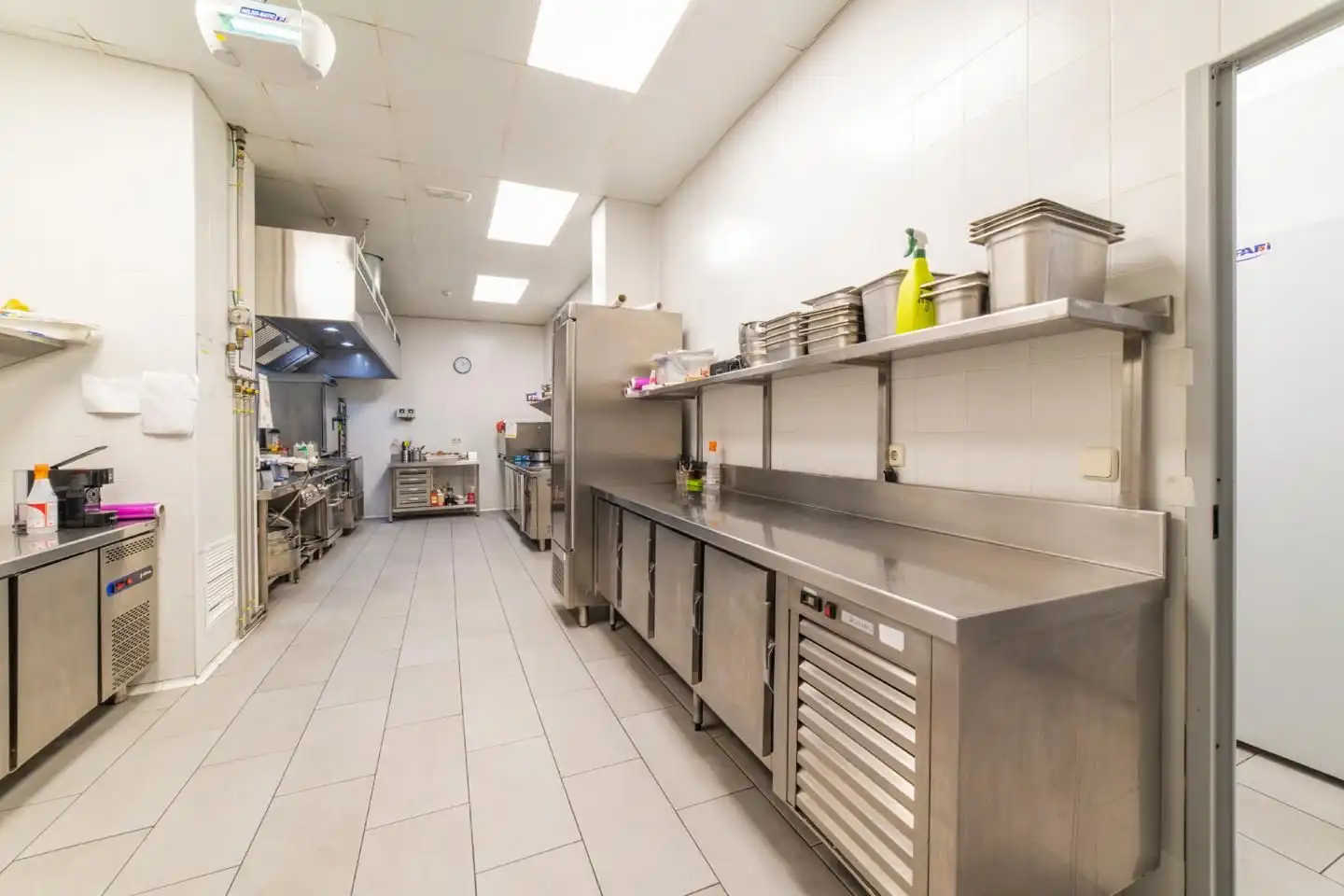 Kitchen of Commercial properties for rent in Madrid