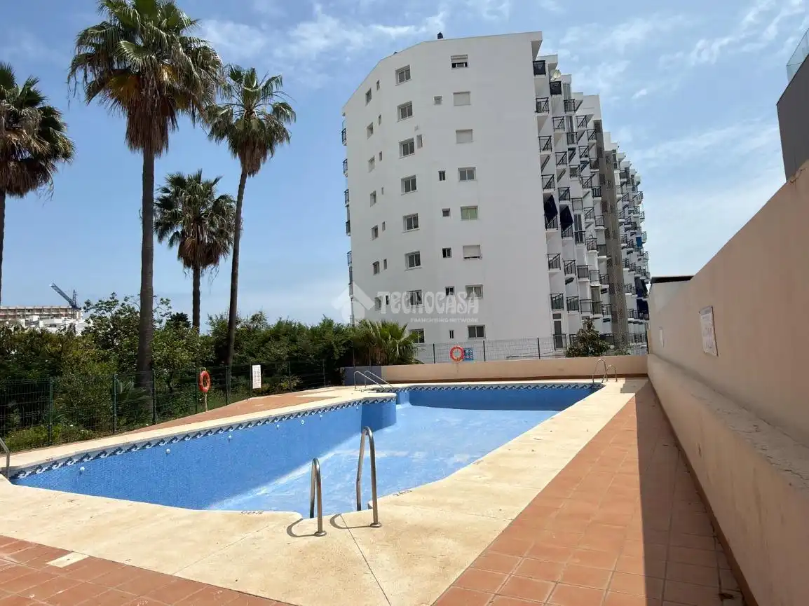 Swimming pool of Study for sale in Benalmádena