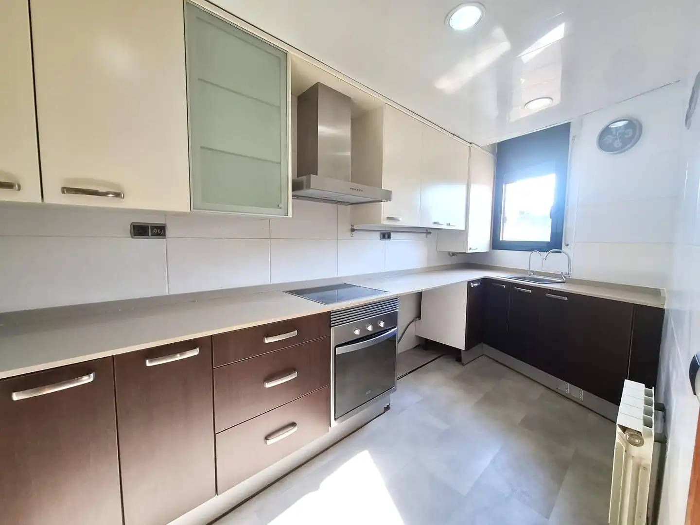 Cocina de Dúplex en venta en Olesa de Montserrat con Aire acondicionado, Calefacción y Jardín privado