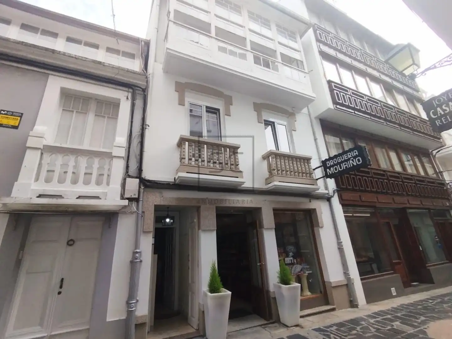 Vista exterior de Casa o xalet en venda en Pontedeume amb Traster, Moblat i Balcó