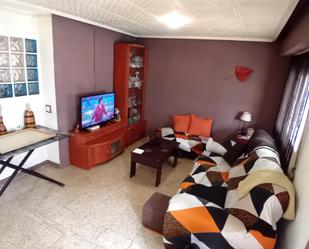 Sala d'estar de Apartament en venda en Alicante / Alacant amb Balcó
