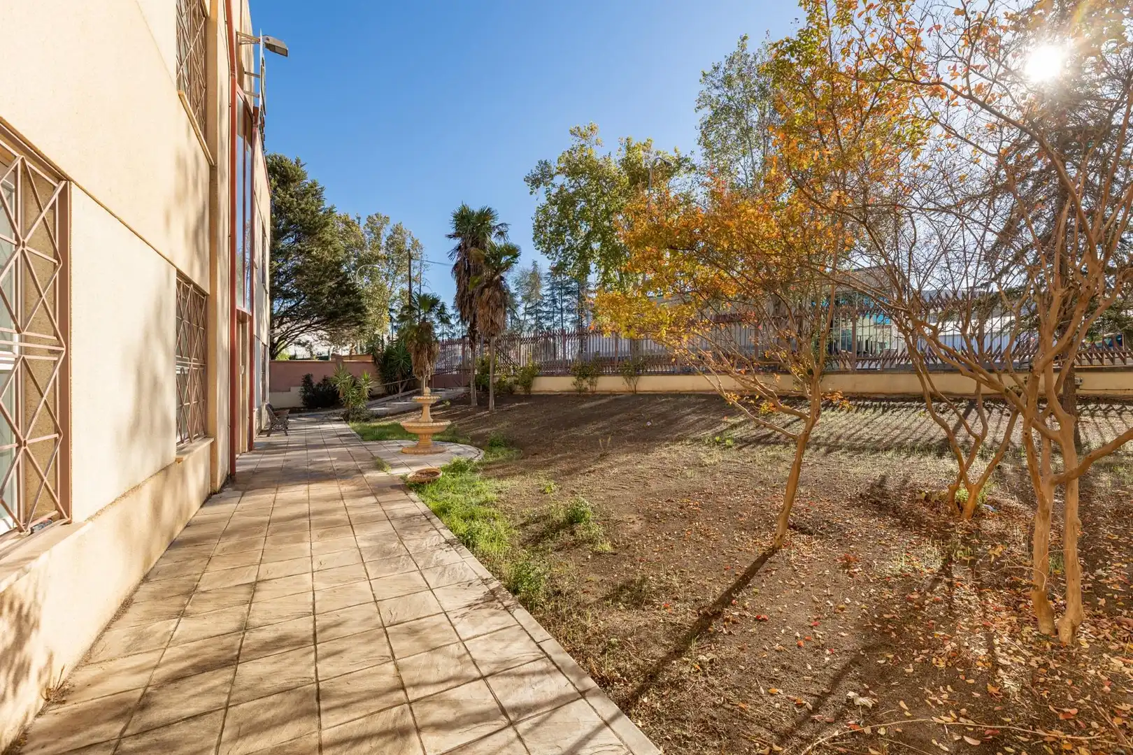 Jardí de Nau industrial en venda en Alhendín