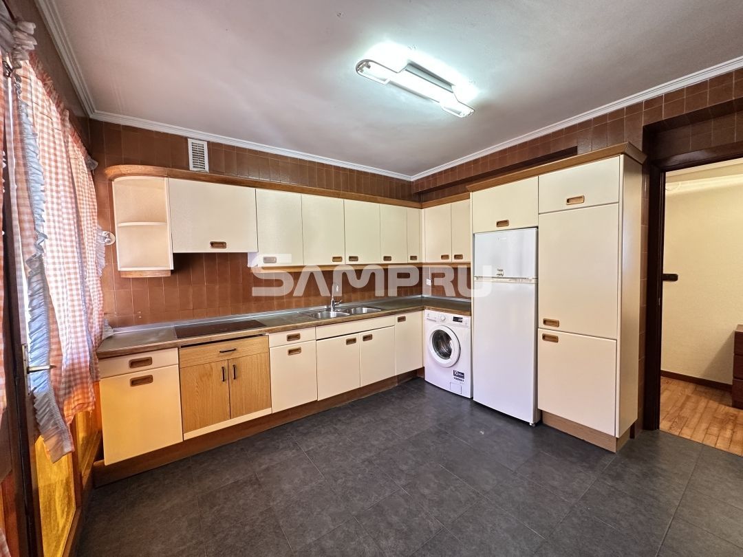Kitchen of Flat for sale in Arrasate / Mondragón  with Heating and Storage room