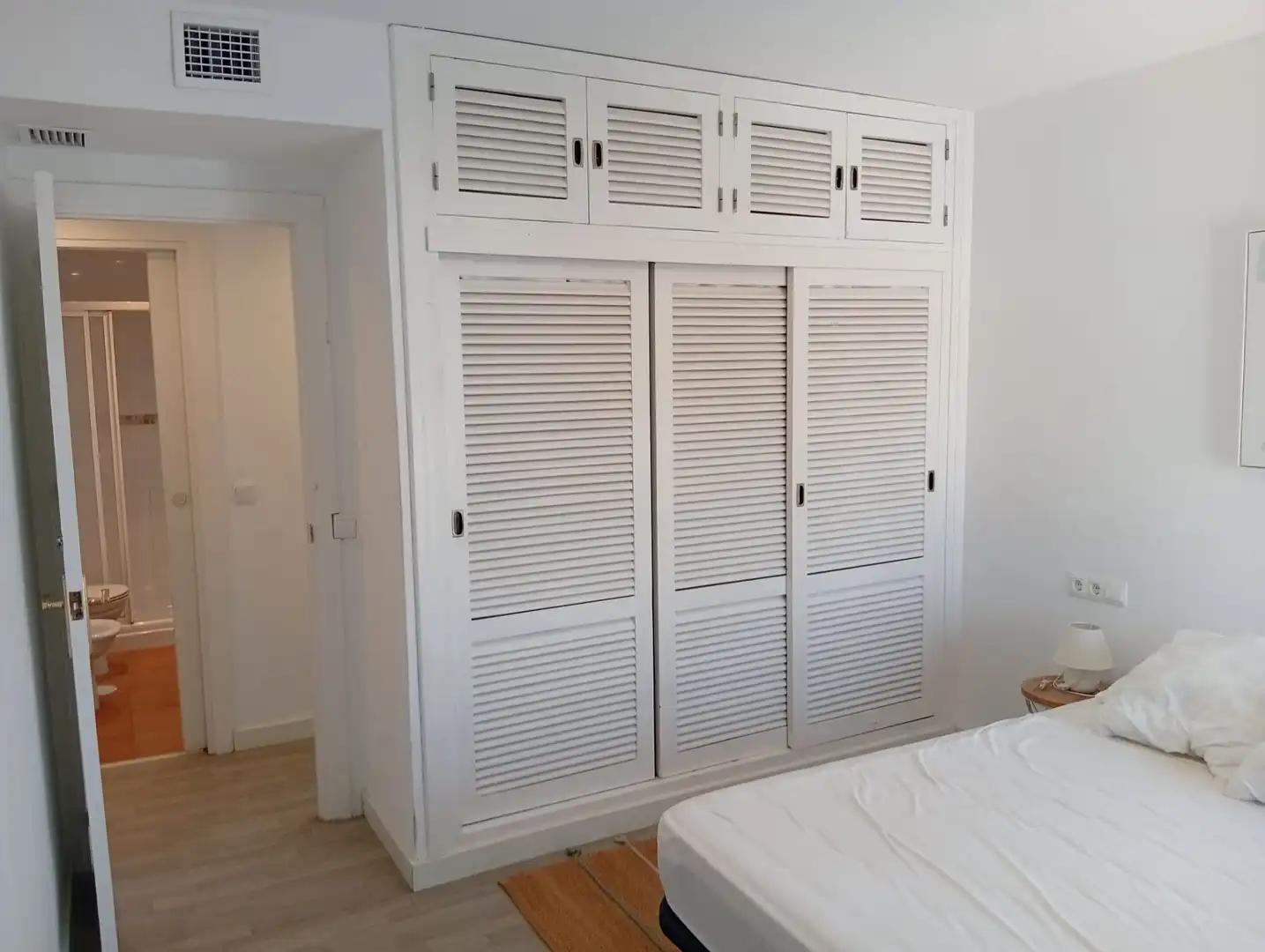 Bedroom of Flat for rent in Málaga  with Air Conditioner, Terrace and Furnished