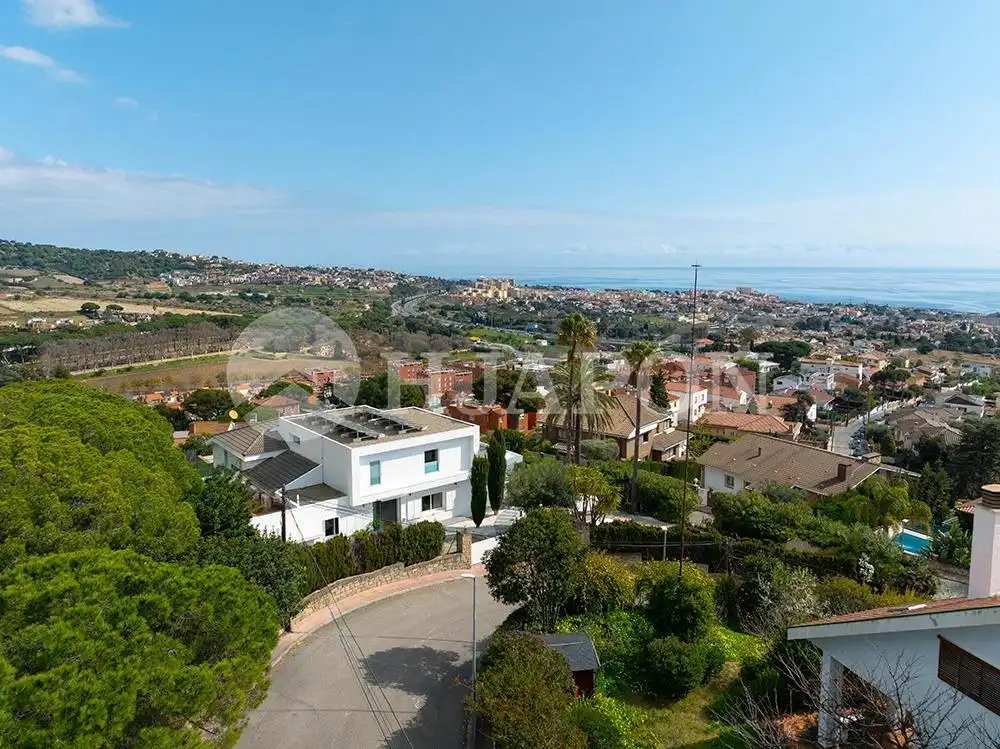 Vista exterior de Casa o chalet en venta en Alella con Aire acondicionado, Calefacción y Jardín privado