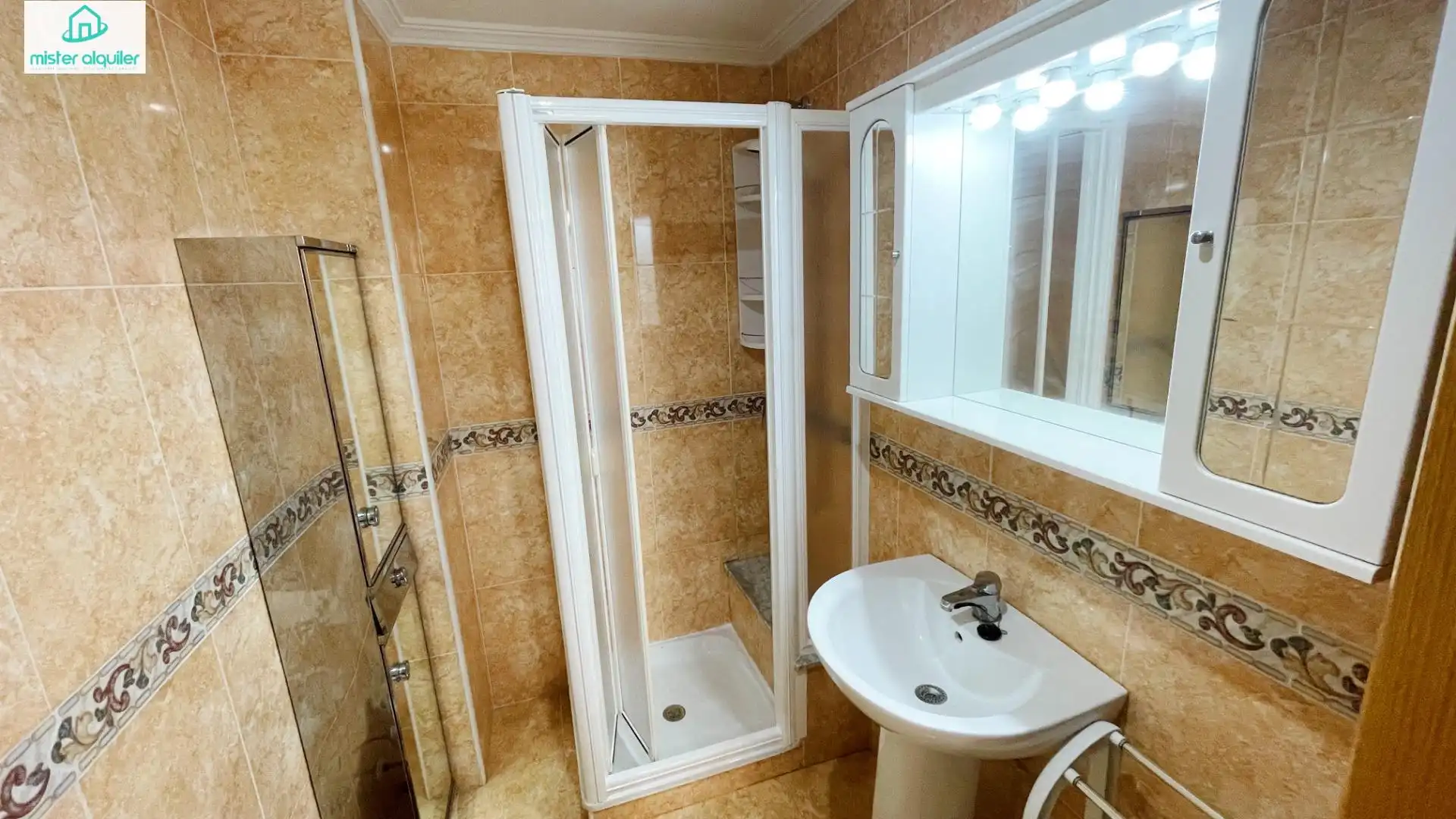 Bany de Apartament de lloguer en El Campello amb Aire condicionat, Calefacció i Terrassa