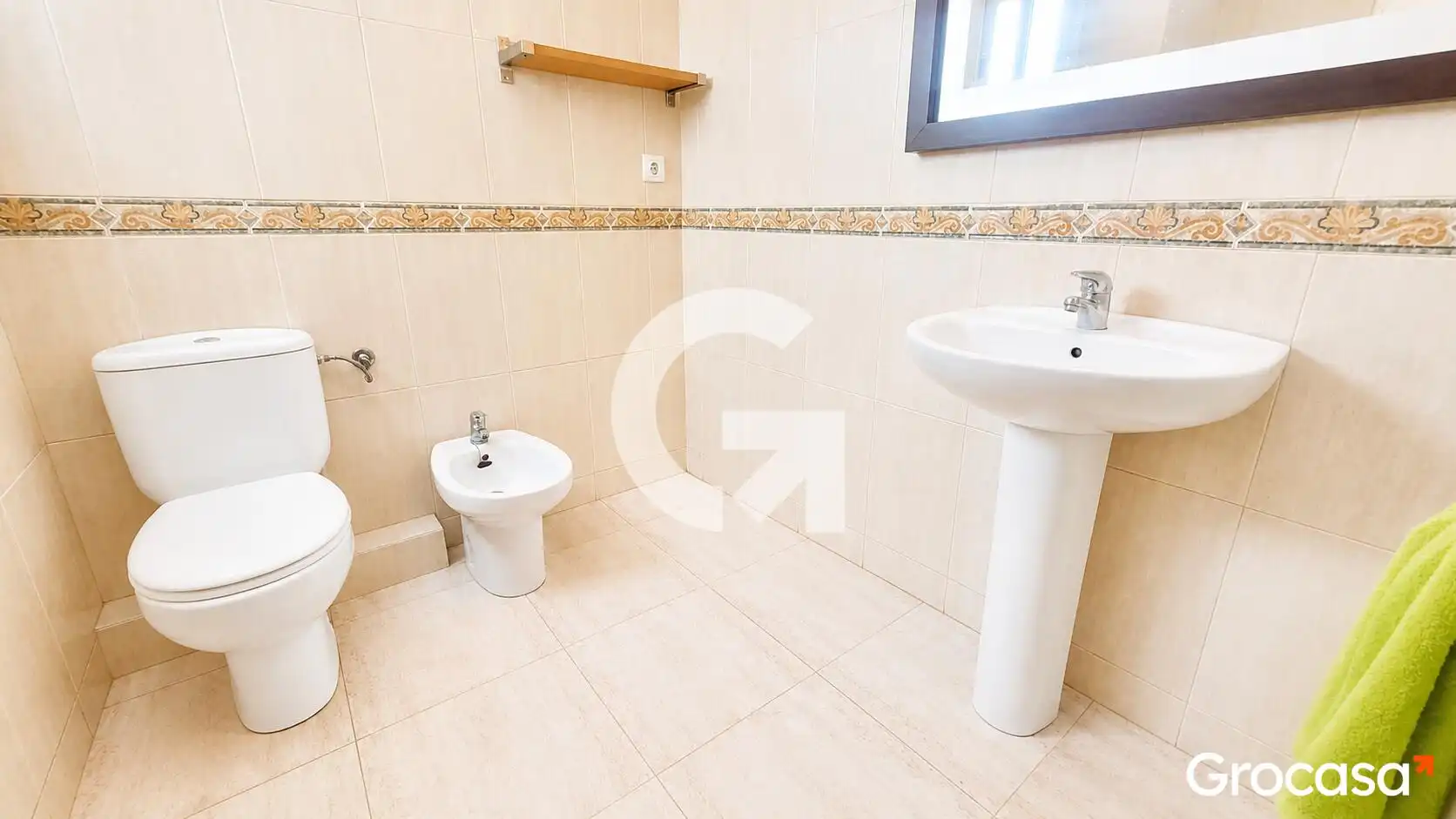 Baño de Piso en venta en Cubelles con Horno y Balcón