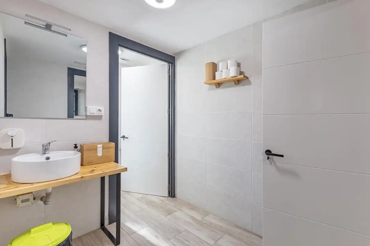 Baño de Local en venta en Almuñécar