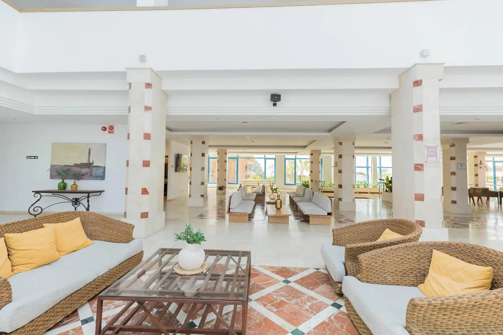 Flat for sale in Benahavís  with Air Conditioner, Heating and Private garden