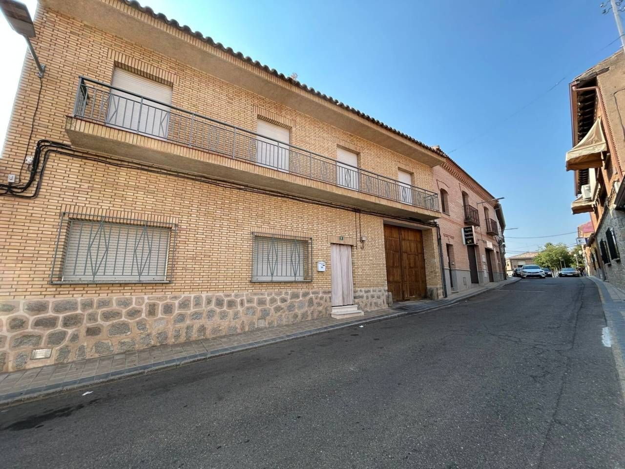 Exterior view of House or chalet for sale in Burguillos de Toledo  with Heating, Private garden and Terrace