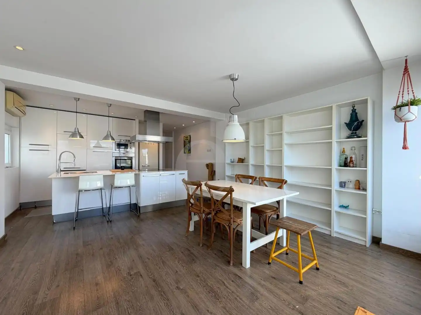 Esszimmer von Dachboden zur Miete in Valencia mit Klimaanlage, Terrasse und Möbliert