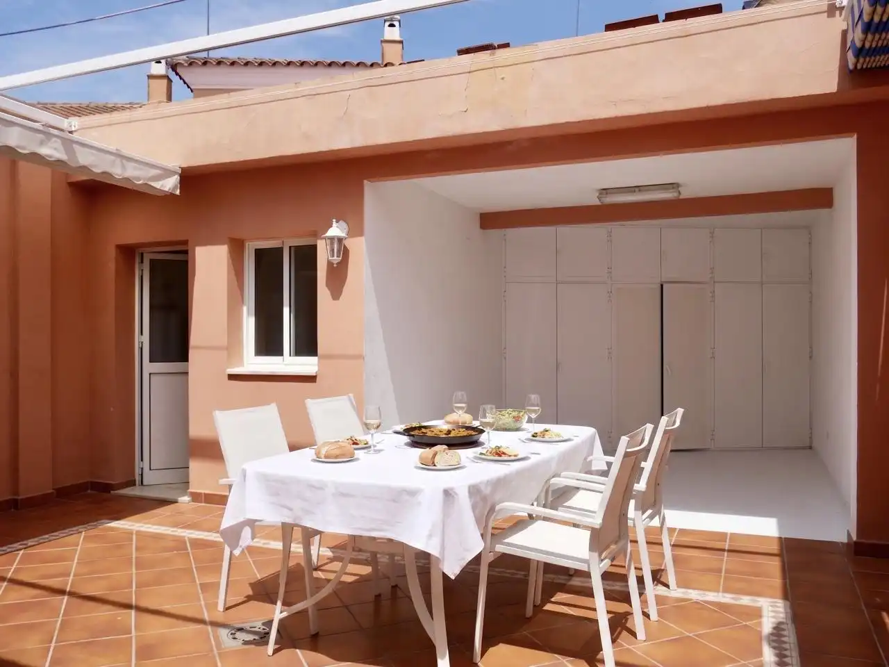Terrassa de Casa adosada en venda en Coria del Río amb Aire condicionat, Jardí privat i Terrassa