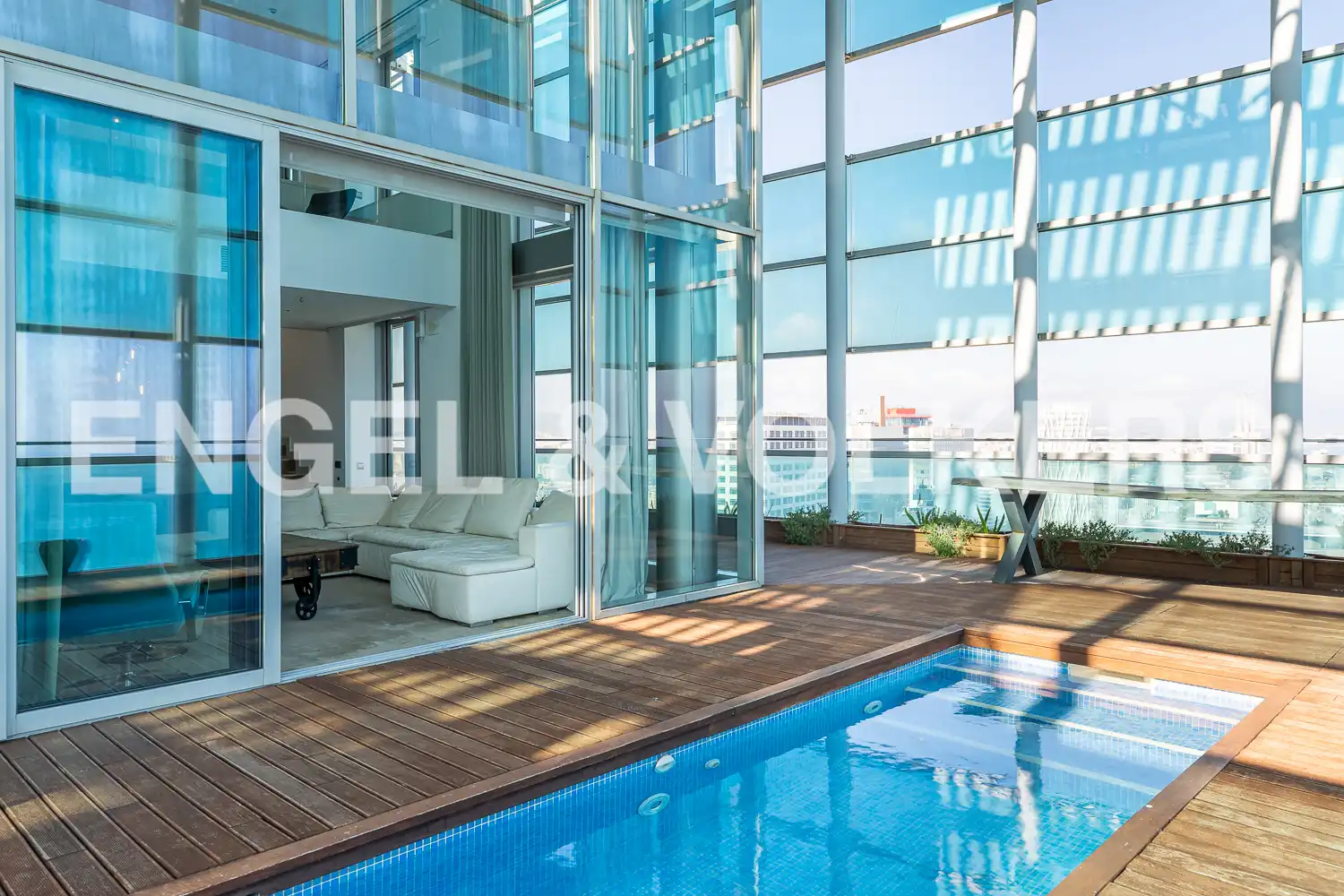 Piscina de Ático de alquiler en Barcelona con Aire acondicionado, Calefacción y Parquet