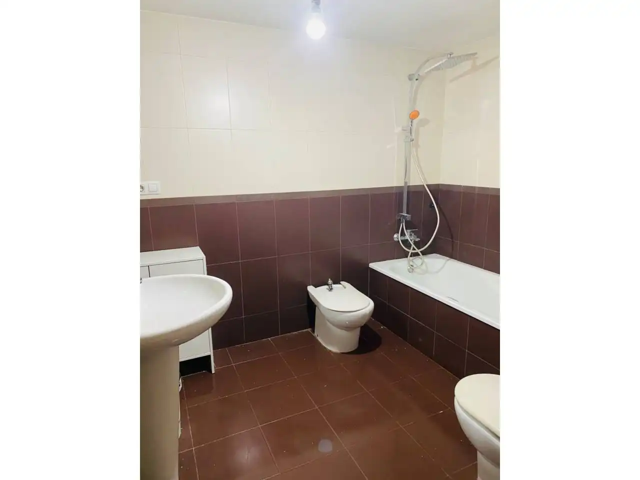 Baño de Piso en venta en Monzón con Calefacción, Parquet y Balcón