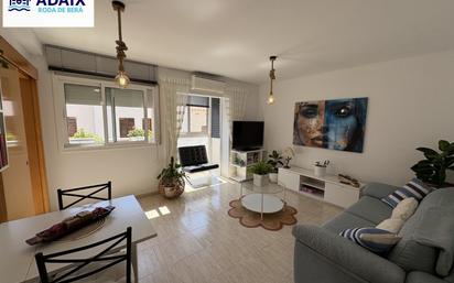 Living room of Duplex for sale in Roda de Berà  with Air Conditioner and Furnished