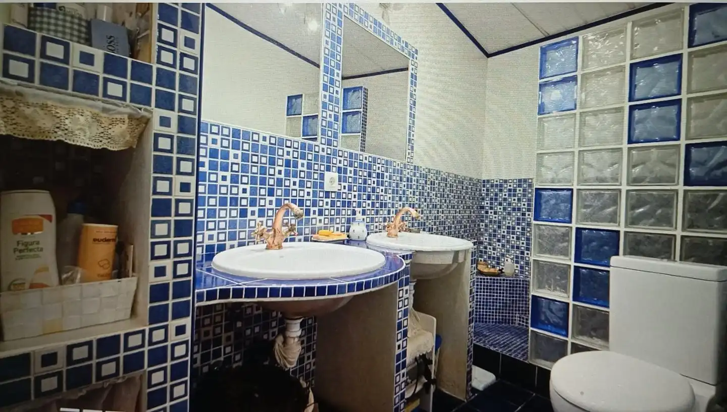 Baño de Casa o chalet en venta en Puente Genil con Aire acondicionado