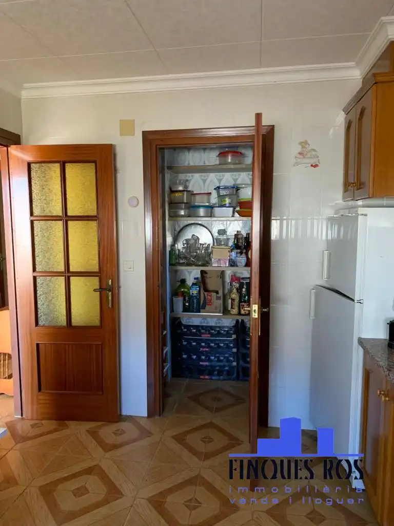 Cuina de Casa o xalet en venda en Vinaròs amb Jardí privat, Terrassa i Traster