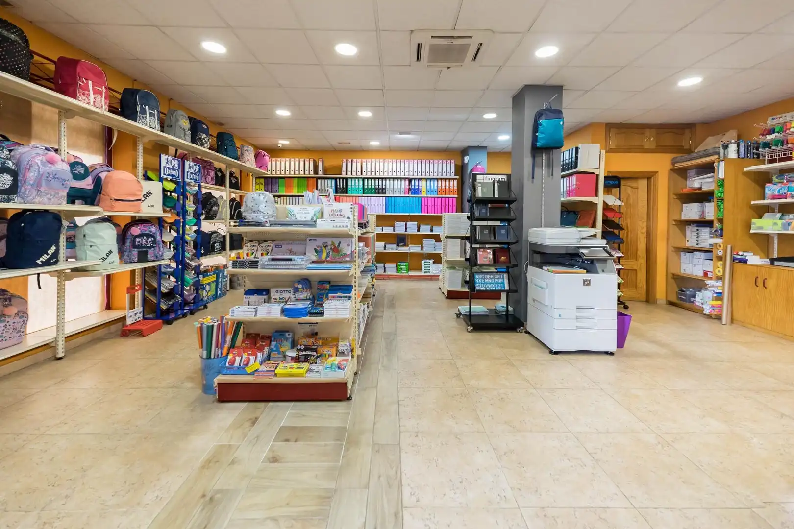 Locale commerciale in vendita a Las Lagunas, imagen 2