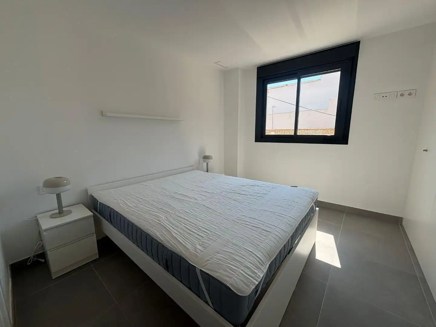 Schlafzimmer von Wohnungen zur Miete in Massanassa mit Terrasse, Abstellraum und Möbliert