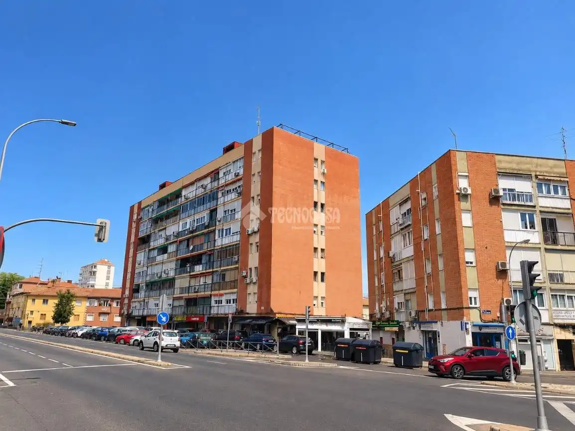 Vista exterior de Piso de alquiler en Fuencarral - El Pardo