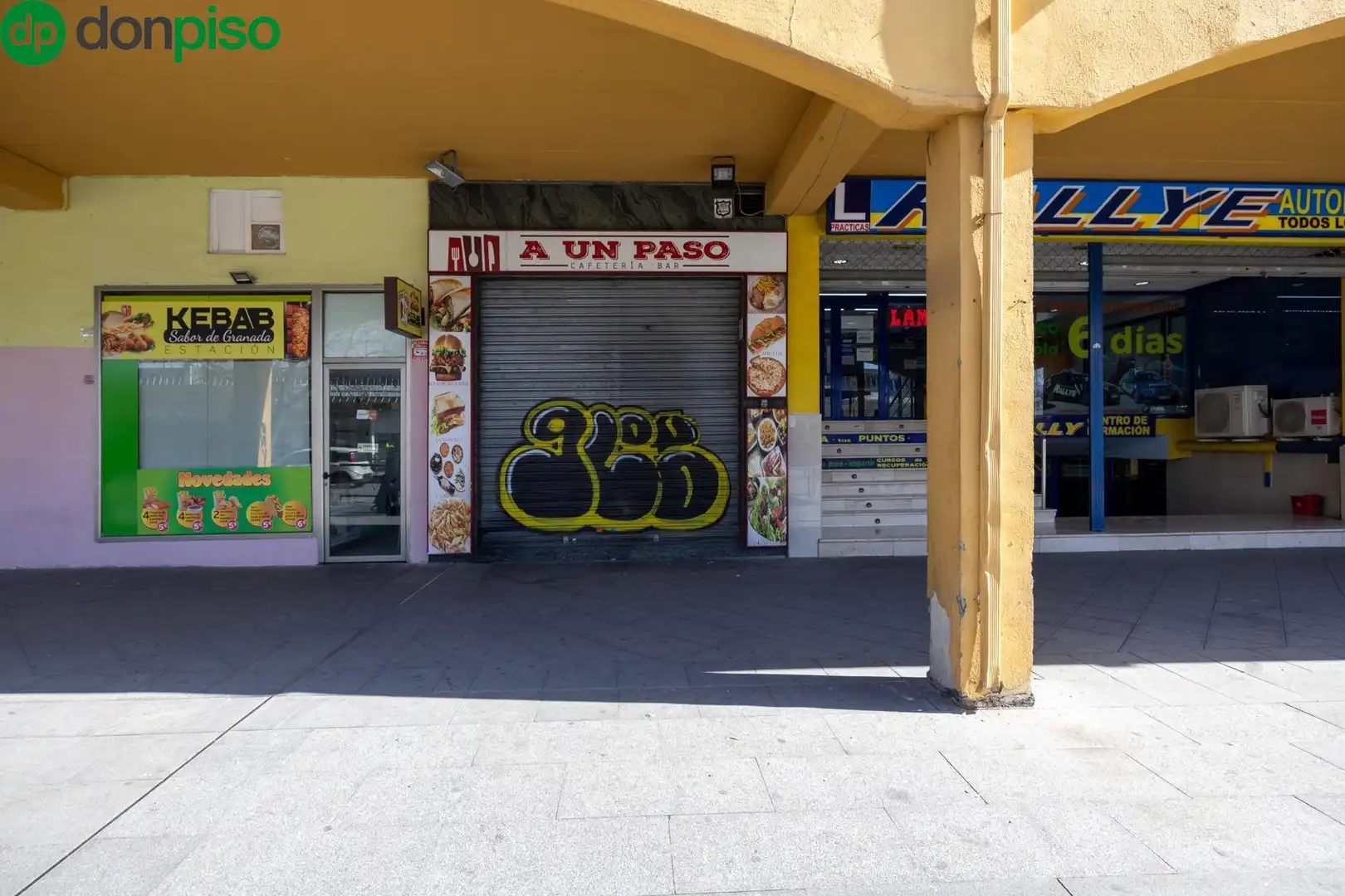 Local en venta en Avenida Avenida Juan Pablo II, 92, Joaquina Eguaras