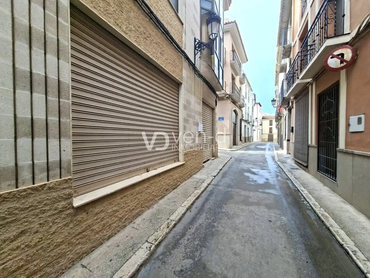 Vista exterior de Local de alquiler en Enguera