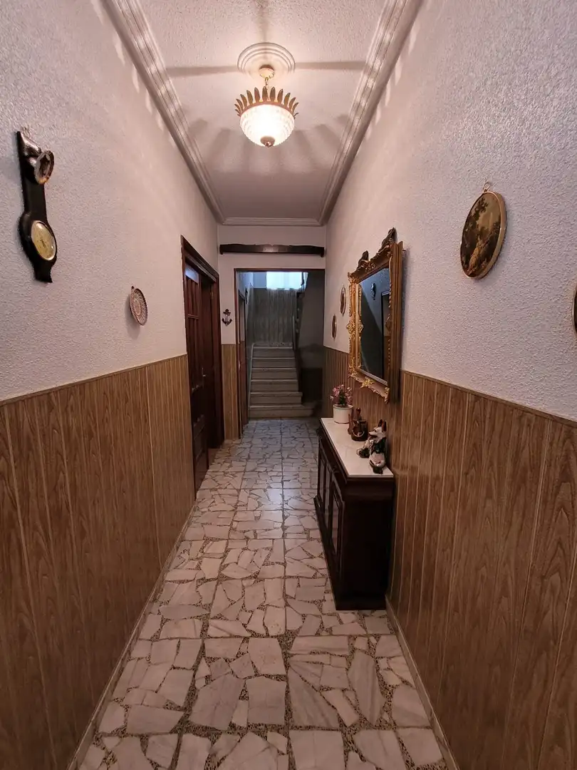 Casa amb terrassa en venda a Calle Monseñor Romero 13, imagen 3