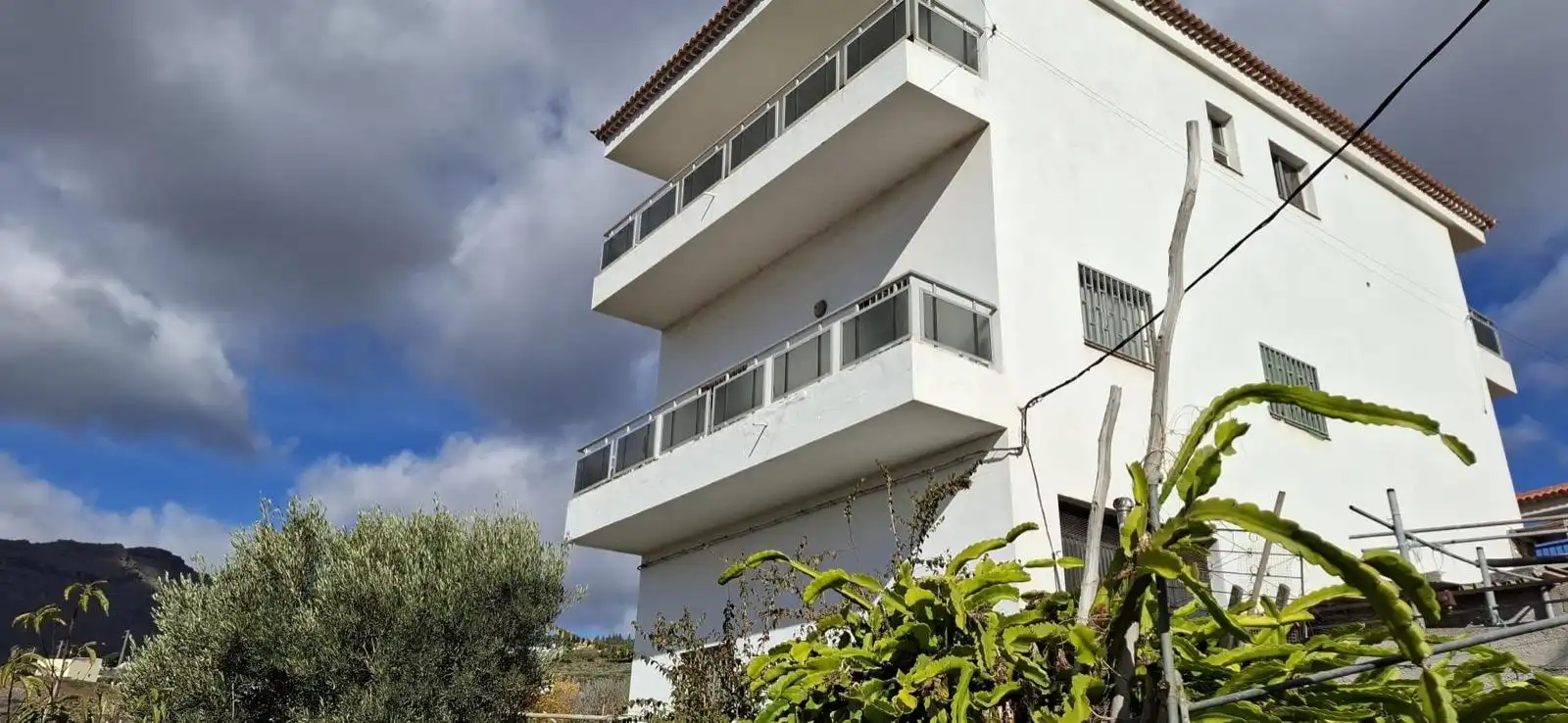 Vista exterior de Casa o xalet en venda en Arona amb Jardí privat i Terrassa