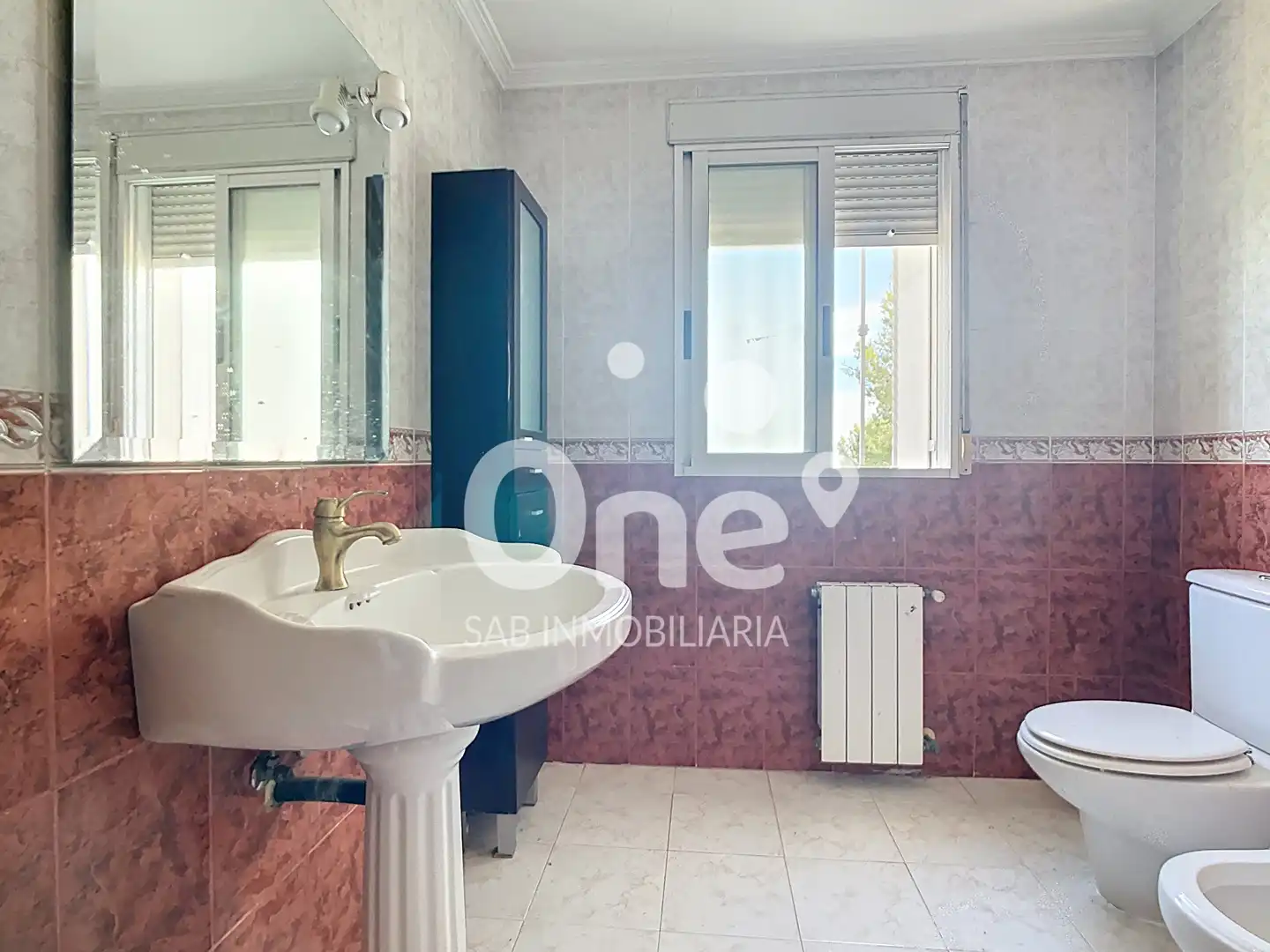 Bany de Casa o xalet en venda en Chiva amb Aire condicionat, Calefacció i Jardí privat