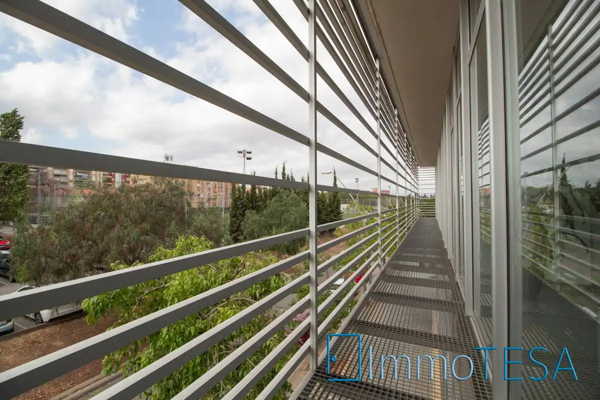 Terraza de Oficina en venta en Barberà del Vallès con Aire acondicionado