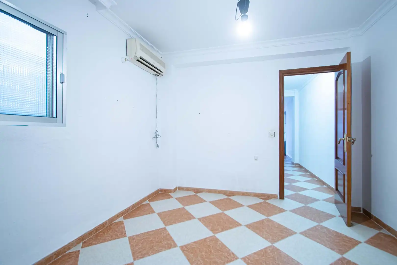 Casa adosada en venta en Sevilla con Aire acondicionado y Balcón