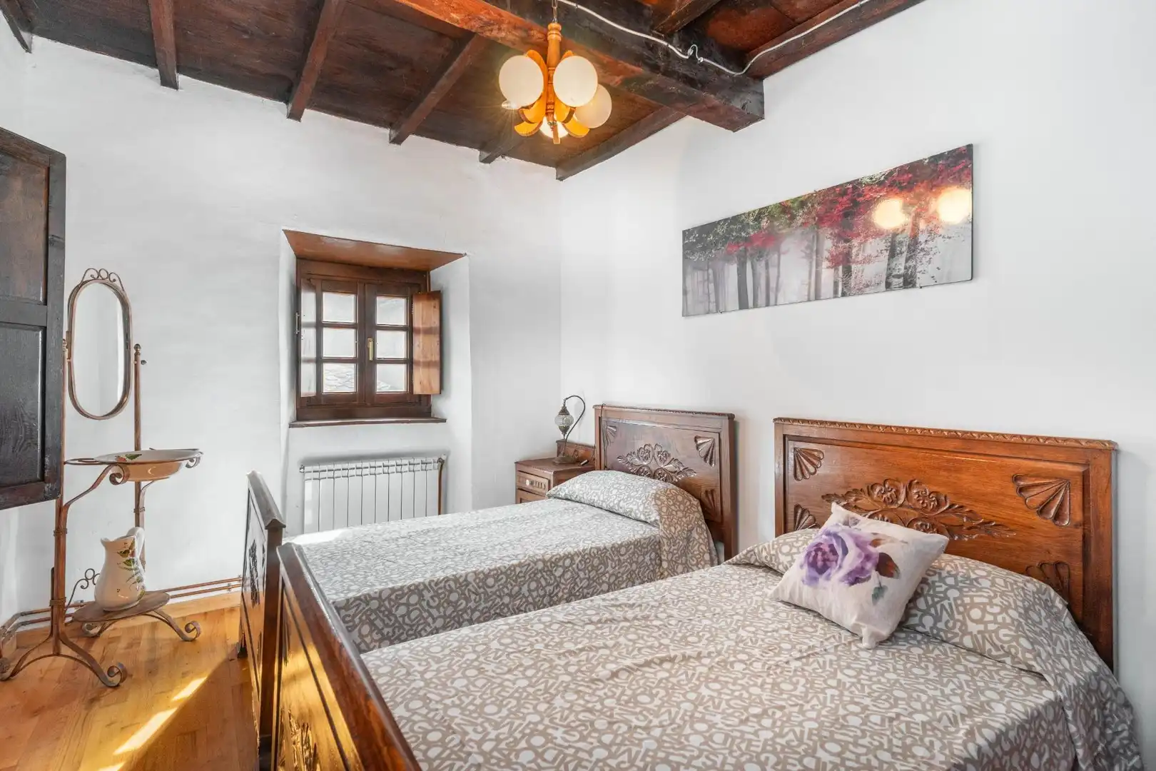 Dormitori de Casa o xalet en venda en Cangas del Narcea amb Calefacció, Jardí privat i Terrassa