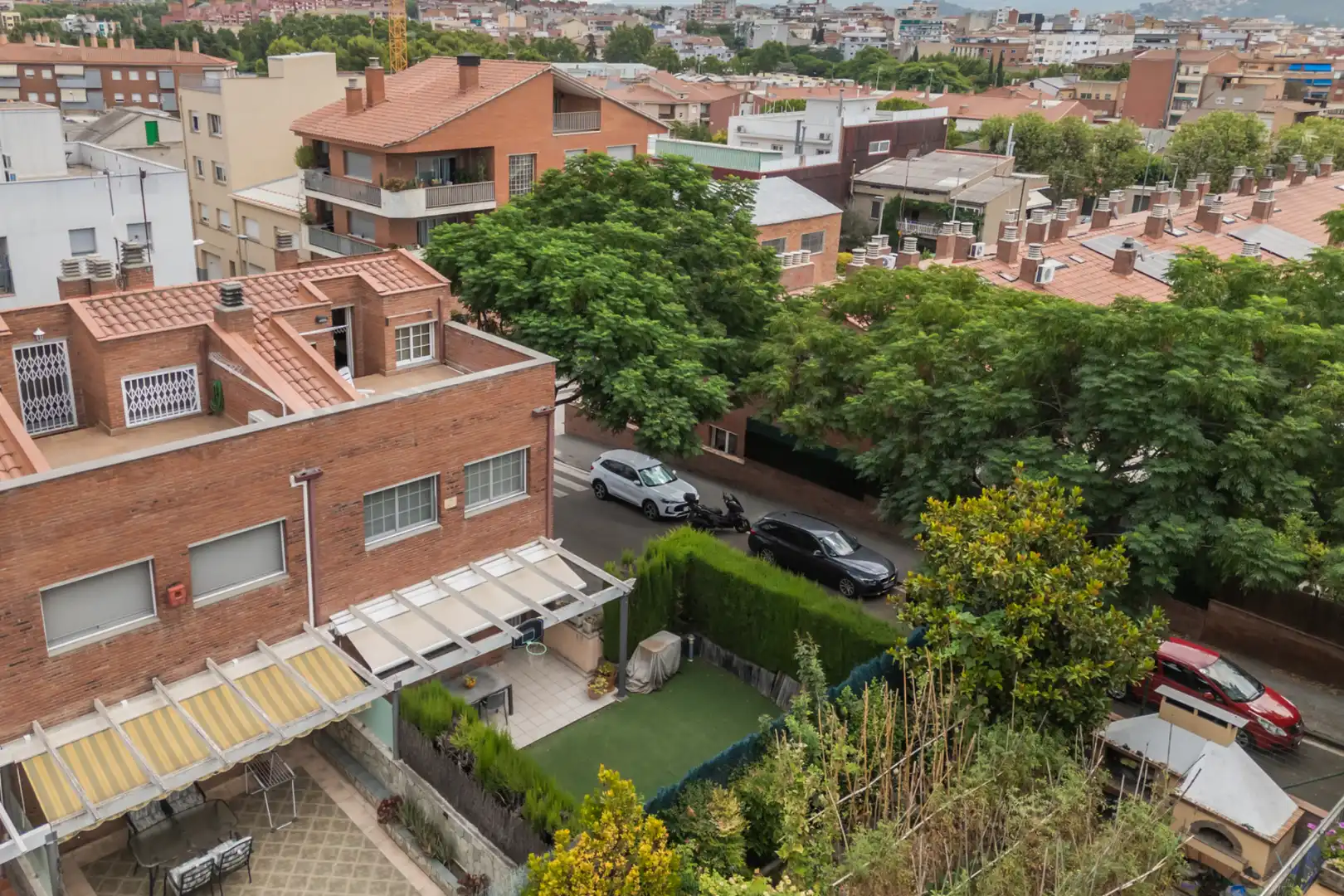 Vista exterior de Casa adosada en venda en Mollet del Vallès amb Aire condicionat, Calefacció i Jardí privat