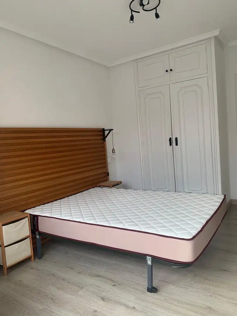 Bedroom of Apartments for rent in Ourense Capital   with Heating, Parquet flooring and Storage room