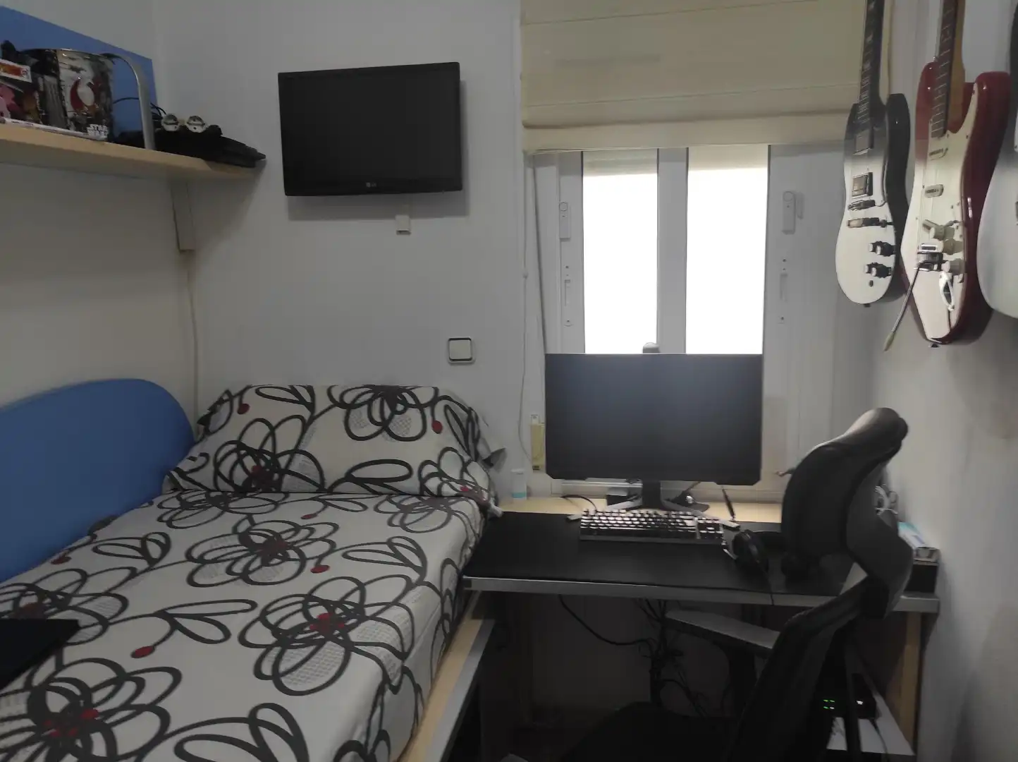 Bedroom of Flat for sale in Sant Just Desvern  with Air Conditioner, Heating and Balcony
