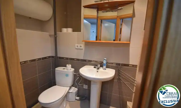 Bathroom of Office for sale in Empuriabrava  with Furnished