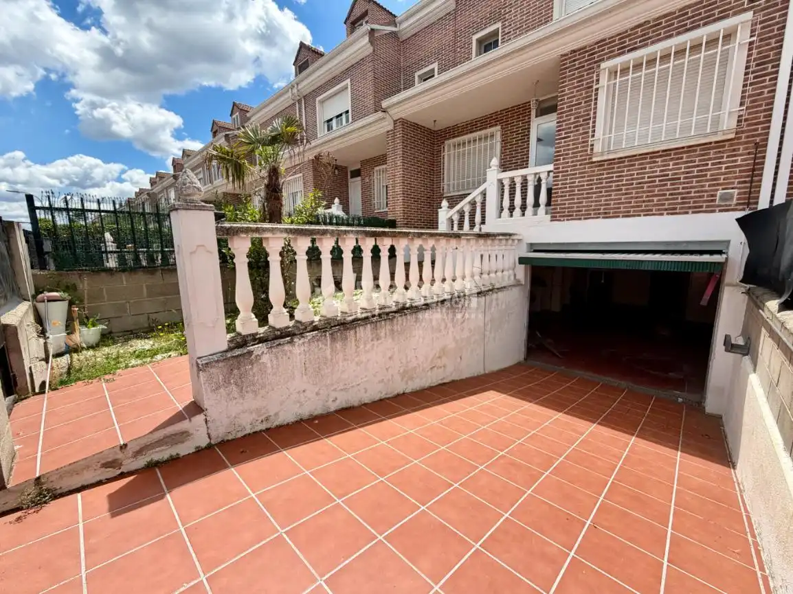 Exterior view of Detached homes for sale in Azuqueca de Henares