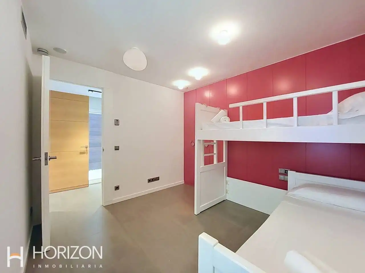 Schlafzimmer von Wohnungen zum Verkauf in Tossa de Mar mit Klimaanlage, Heizung und Terrasse