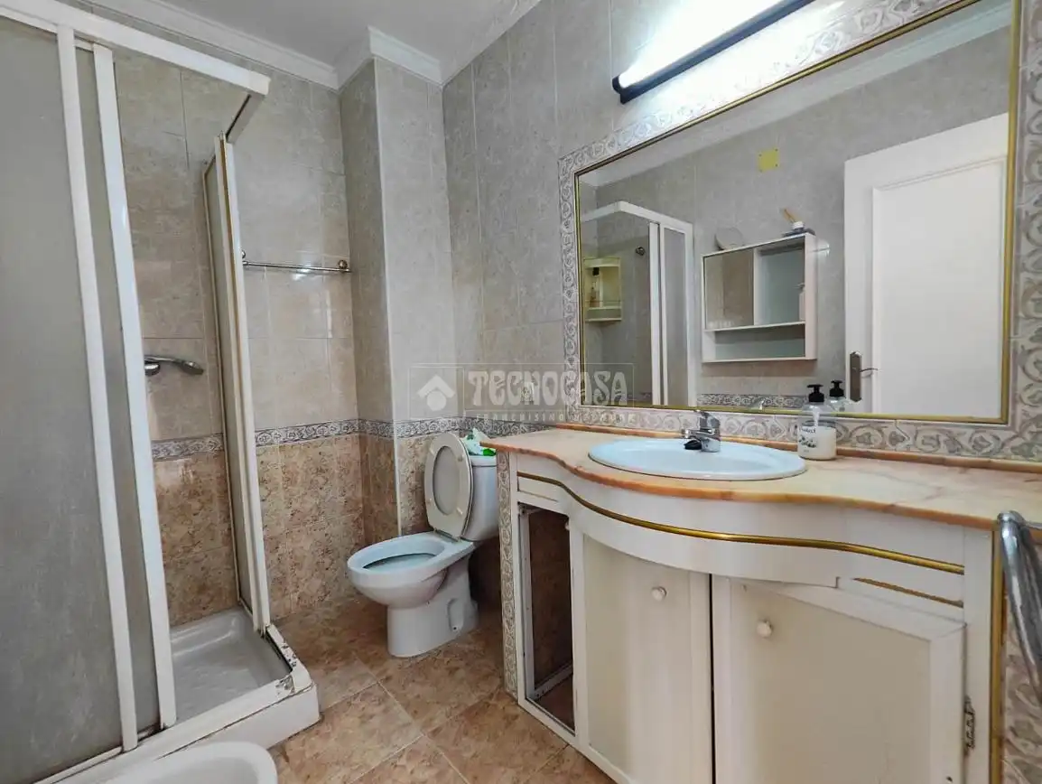 Bany de Casa o xalet en venda en Los Palacios y Villafranca amb Aire condicionat