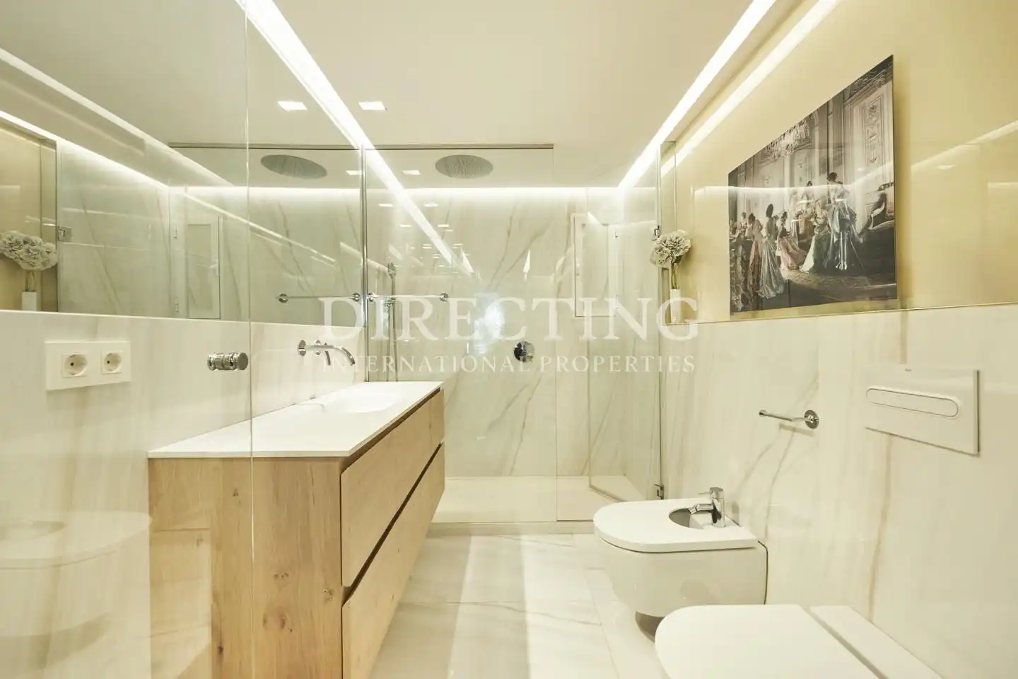 Badezimmer von Wohnung zum Verkauf in Madrid mit Klimaanlage und Heizung
