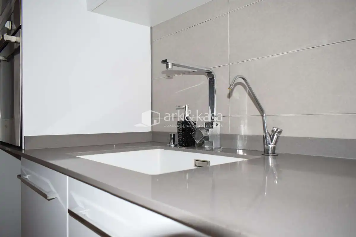 Cocina de Piso de alquiler en Valencia con Amueblado, Horno y Microondas