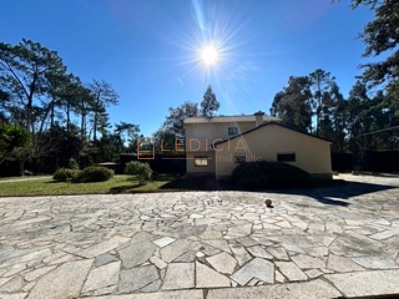 Vista exterior de Casa o xalet en venda en Tomiño amb Calefacció, Jardí privat i Terrassa