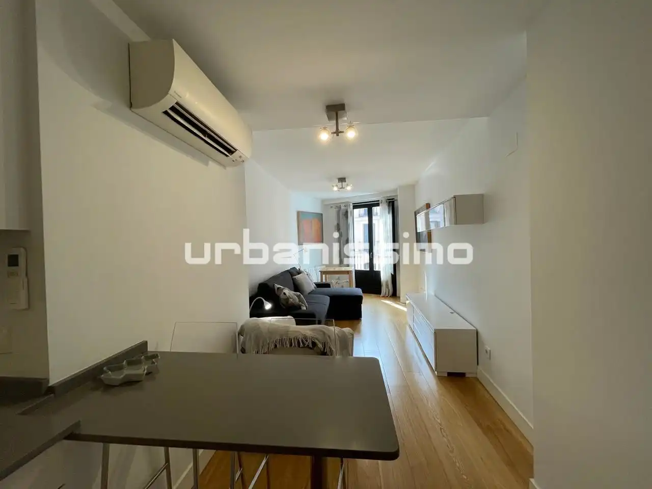 Vista exterior de Apartamento de alquiler en Madrid con Aire acondicionado, Calefacción y Amueblado
