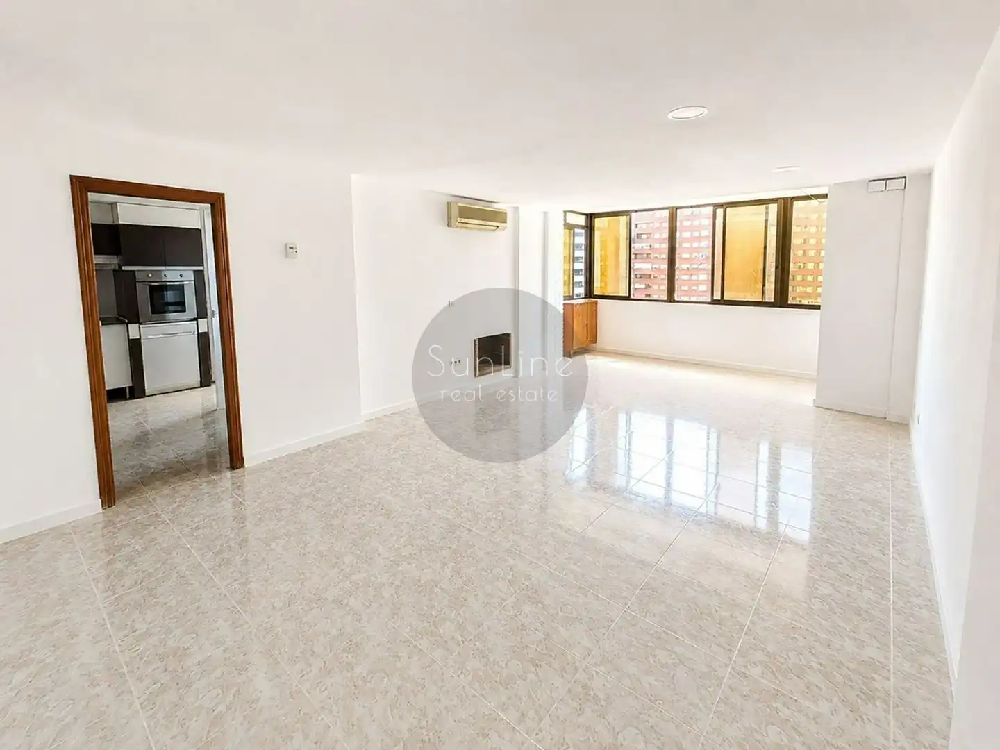 Living room of Flat for rent in Valencia  with Air Conditioner, Furnished and Balcony