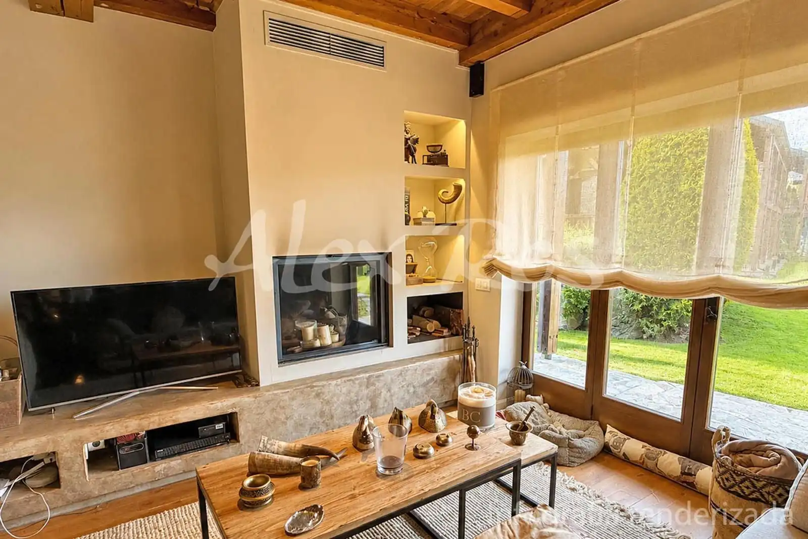 Sala d'estar de Casa o xalet en venda en Isòvol amb Calefacció, Terrassa i Traster