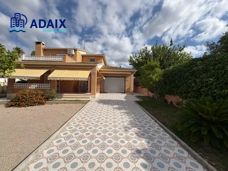 Exterior view of Houses for sale in Roda de Berà  with Air Conditioner, Heating and Terrace