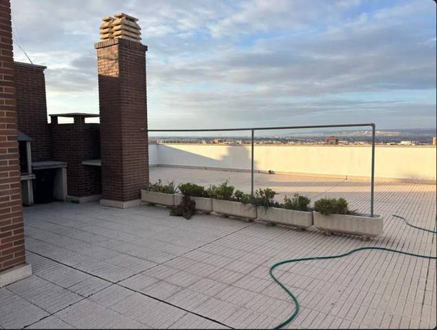 Piso en Venta en De La Duquesa De Villahermosa en La Bozada – Parque Delicias