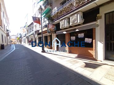 Local commercial à louer à Calle José Ramón Mélida 26