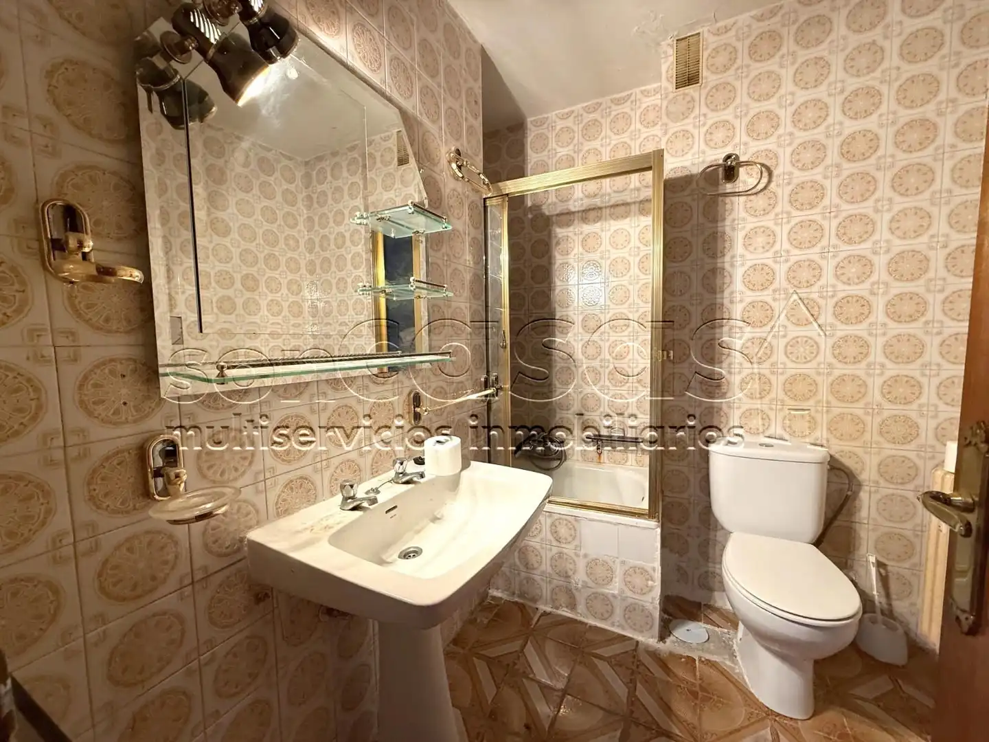 Baño de Piso en venta en Madrid con Calefacción y Terraza