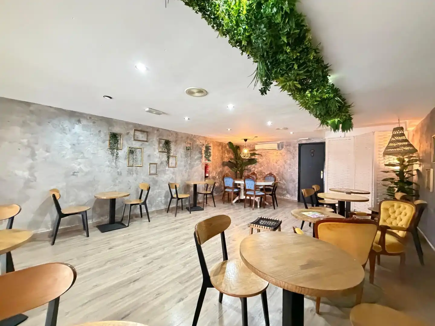 Dining room of Commercial properties for rent in Torrevieja  with Air Conditioner and Furnished